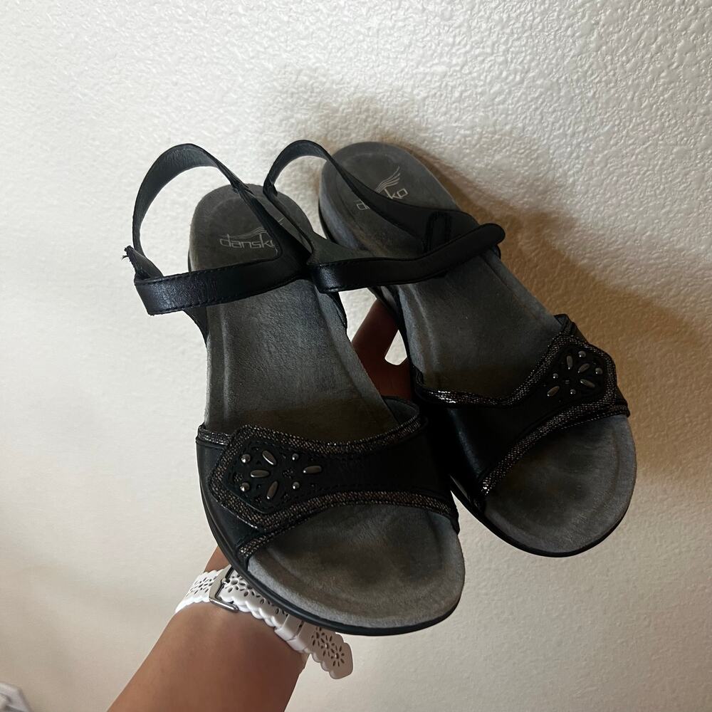 Dansko Blythe black leather flat comfort sandals WOMENS 37